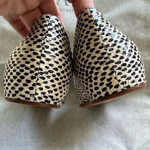 NIB Aquatalia Camille Snake Peep Toe Flats. Women's Size: 8.5. - Picture 7 of 12